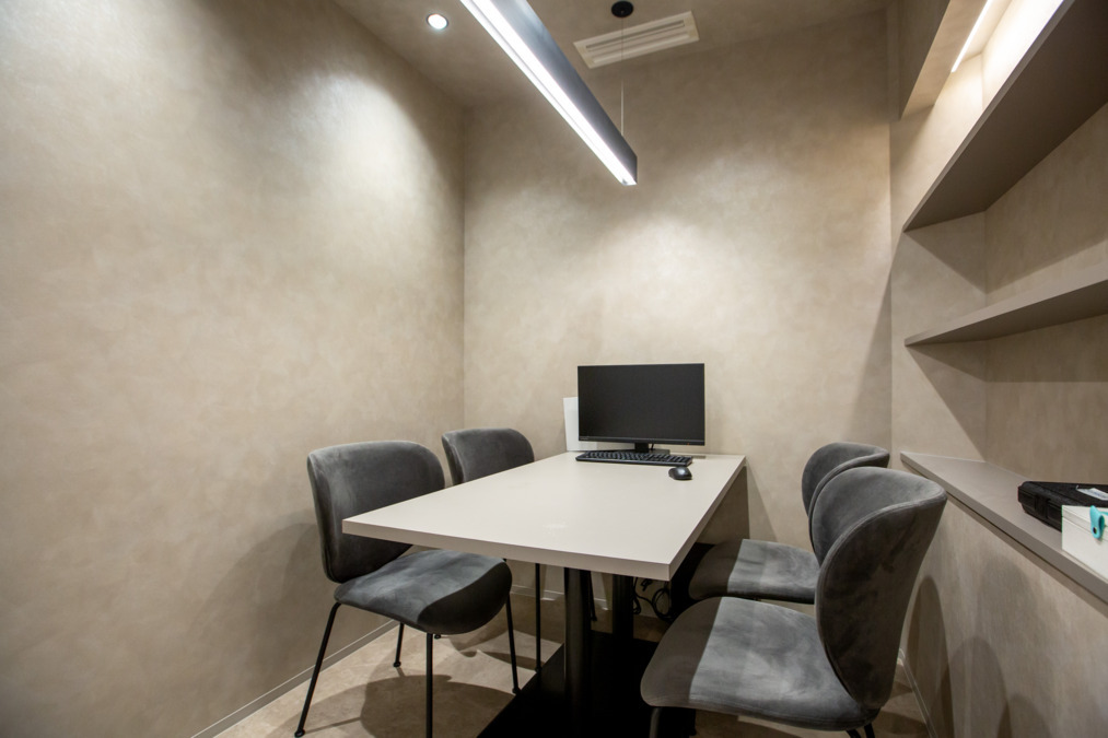 京都河原町スマイルデザイン歯科・矯正歯科【2025年09月16日オープン】（歯科助手の求人）の写真7枚目：カウンセリングルーム