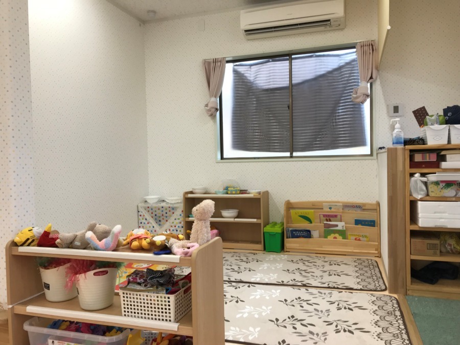 梅乃園幼稚園附属012ナーサリー（保育士の求人）の写真2枚目：2歳児コーナー