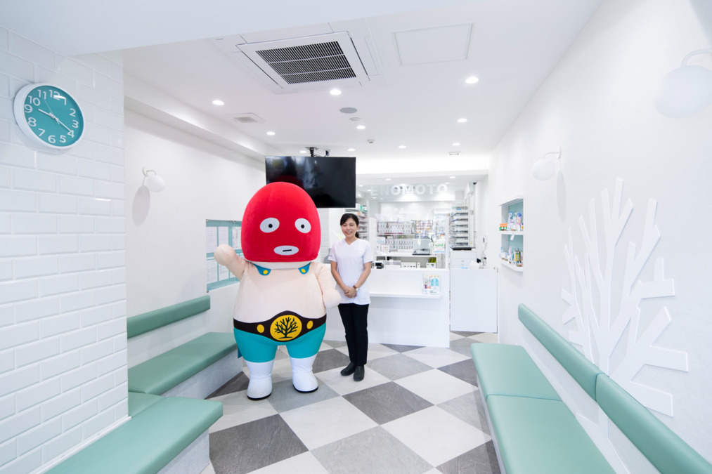株式会社榎本調剤薬局　立川北口大通り店の写真3枚目：弊社代表：榎本祐子も、皆様をお待ちしています。