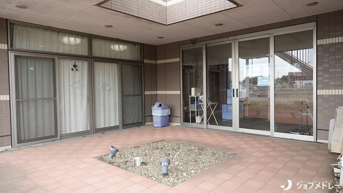 ガーデンコート千葉さつきが丘（介護職/ヘルパーの求人）の写真20枚目：中庭です