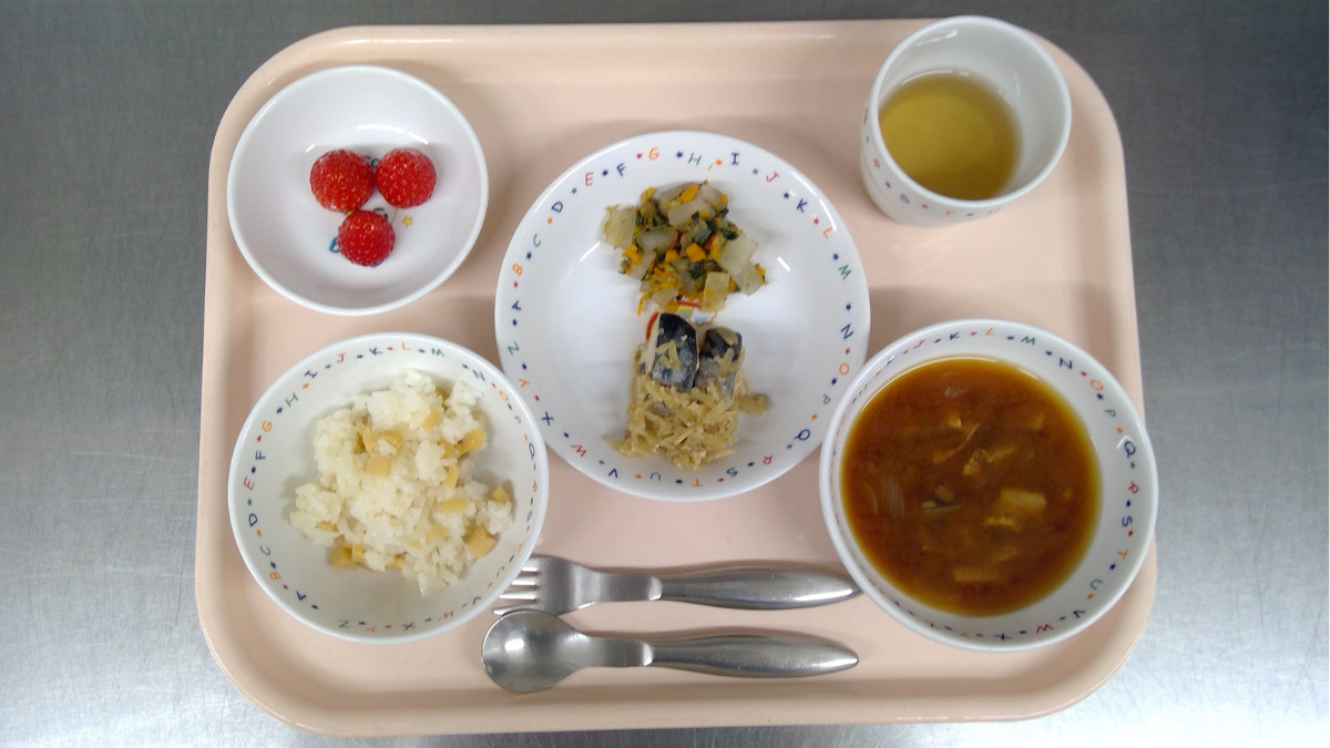 ニチイキッズ井瀬木保育室（保育士の求人）の写真3枚目：食育にも力を入れています！
卵・小麦・乳の3大アレルギーを排除した給食です☆