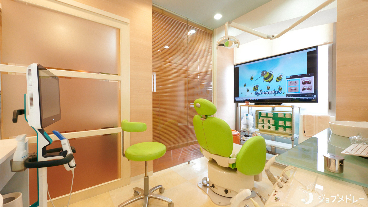 医療法人上本町おとな・こども矯正歯科（歯科衛生士の求人）の写真15枚目：不安なく治療に臨めるよう努めています