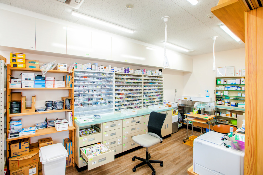 辻薬局 栄町店（薬剤師の求人）の写真5枚目：辻薬店　栄町店　調剤室1