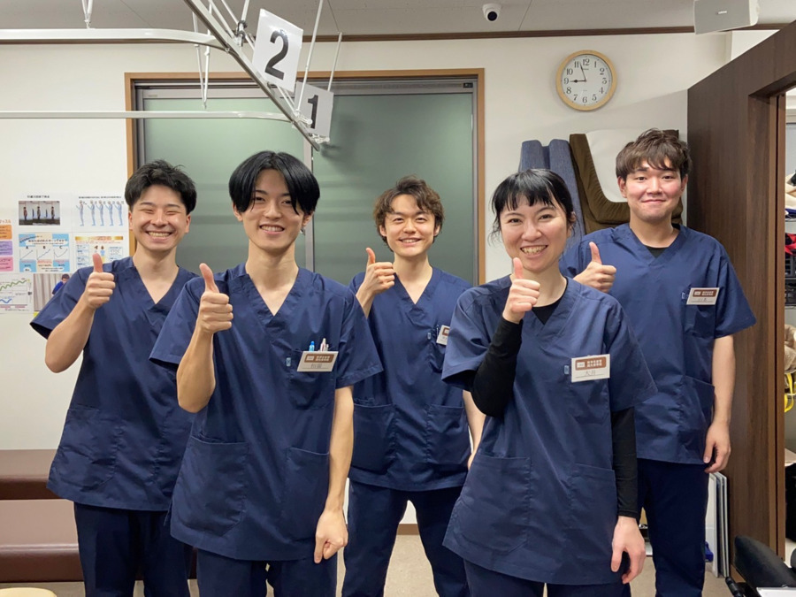 新津名倉堂鍼灸接骨院（医療事務/受付の求人）の写真2枚目：☆新津名倉堂鍼灸接骨院　スタッフ☆