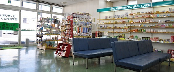 フジサワ薬局瑞浪調剤センター（薬剤師の求人）の写真2枚目：フジサワ薬局瑞浪調剤センターの内観