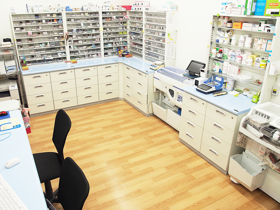 ドリーム薬局 西谷店（薬剤師の求人）の写真3枚目：ドリーム薬局 西谷店の調剤室