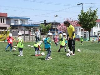 平和幼稚園の写真6枚目：グループ活動を通し、お子さまの「自立心」と「自律心」をはぐくみます