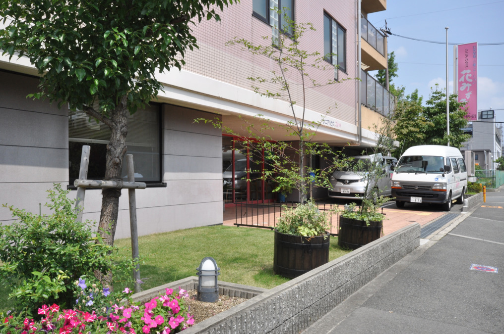 住宅型有料老人ホームカーサ花みずきの写真13枚目：カーサ花みずき　玄関