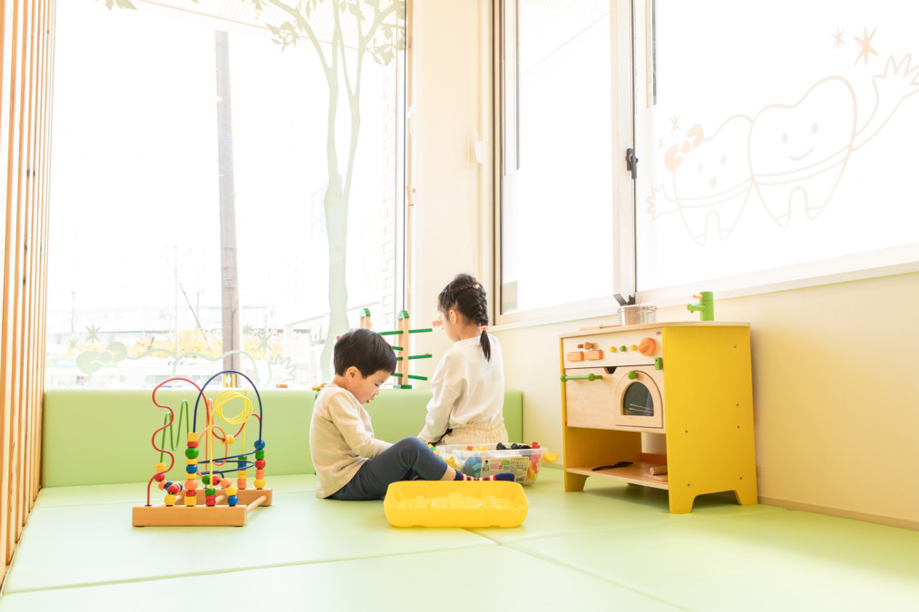 さん歯科こども・おとな歯科（歯科衛生士の求人）の写真6枚目：広くて明るいキッズスペース♪