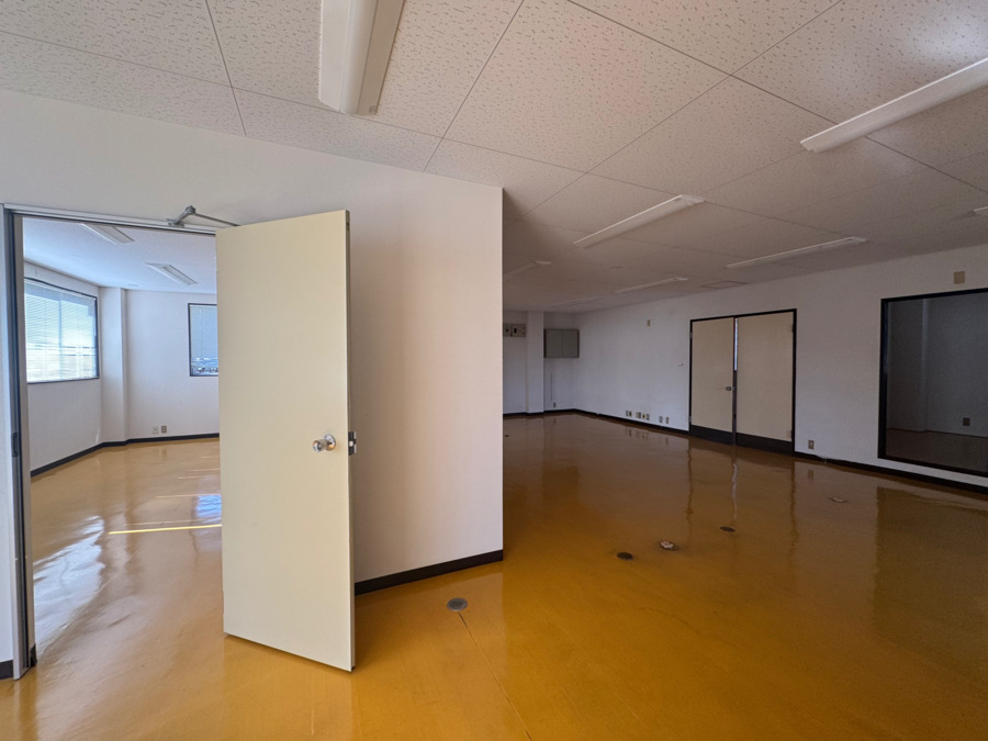 児童発達支援そぷら【2026年04月オープン予定】（保育士の求人）の写真4枚目：この壁を取り壊して一室にするかも？