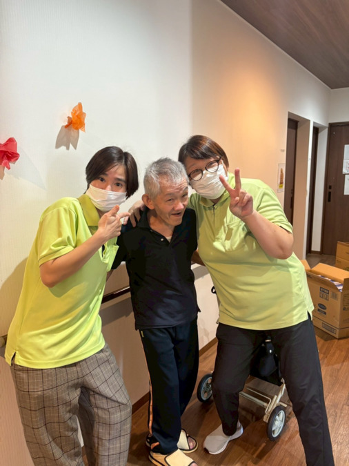 グランエミシス一宮馬見塚(生活支援員の求人)の写真6枚目:利用者様とも仲が良く家族のような関係性です,゚.:。+゚