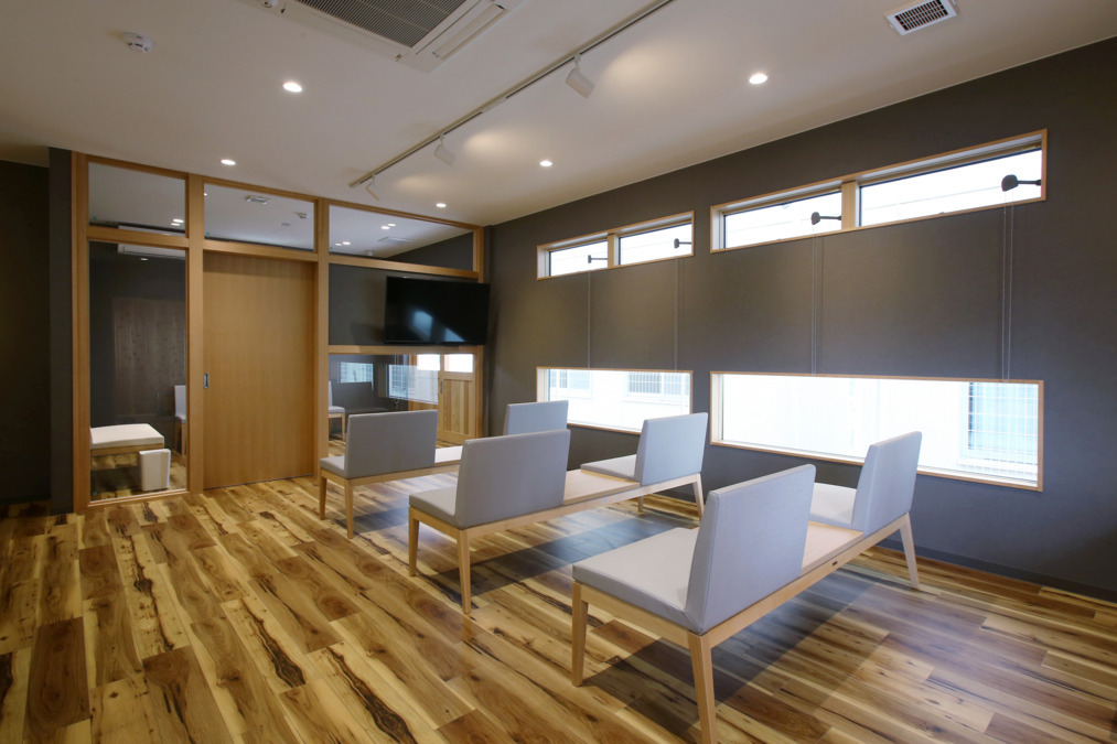 ほたる薬局飯田店（薬剤師の求人）の写真12枚目：メイン待合室