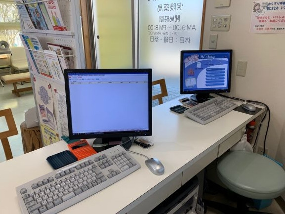 モリワキ薬局の写真10枚目：こちらの投薬窓口でお薬をお渡ししています◎