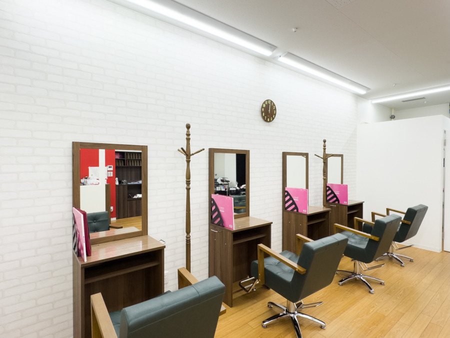 ヘアカラー専門店カラープラス　ピアゴ妙興寺店【2025年07月オープン】（美容師の求人）の写真2枚目：