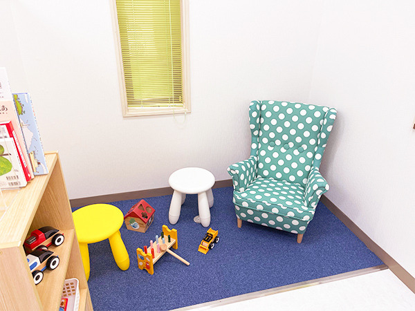 ふぁみーゆ耳鼻咽喉科クリニック（看護助手の求人）の写真7枚目：キッズスペース
