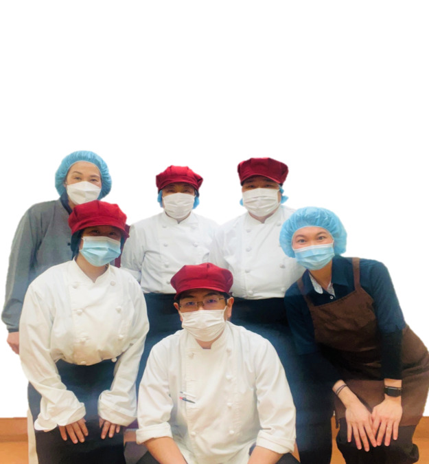 特別養護老人ホーム フォレスト指扇内の厨房(調理師/調理スタッフの求人)の写真:スタッフ一同で、入居者様に喜んでいただけるようなお食事を提供しています!