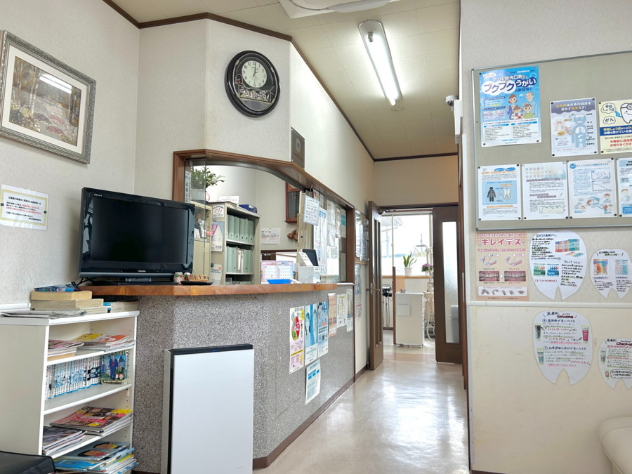 竹内歯科（歯科衛生士の求人）の写真3枚目：待合室