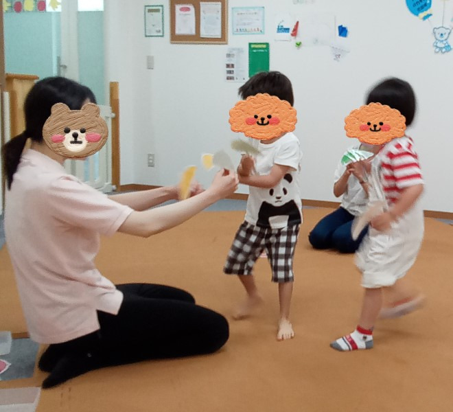 コペルプラス生駒教室(児童指導員/指導員の求人)の写真3枚目:お子様の成長はあっという間!成長に携われるのが指導員のやりがいです。