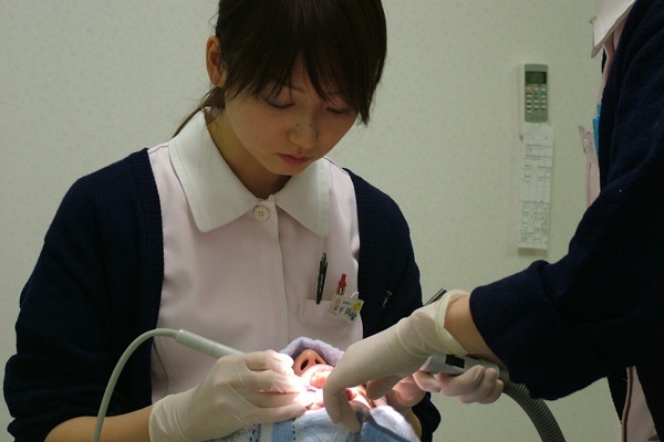 篠崎歯科（歯科衛生士の求人）の写真7枚目：