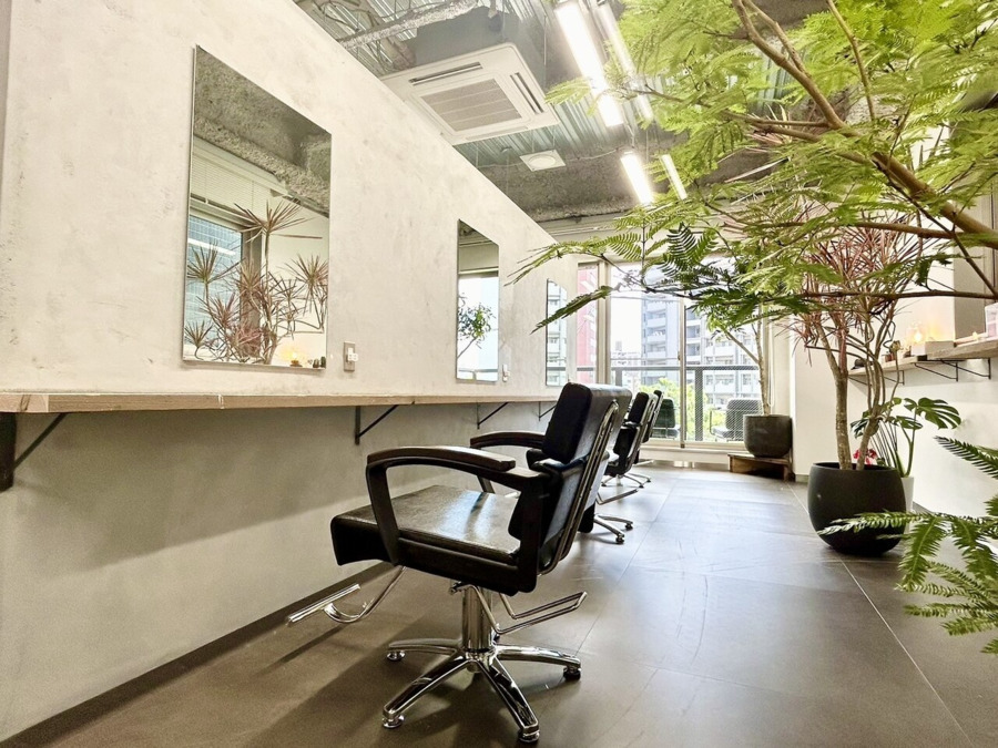 Flag HAIR 博多駅前店（美容師の求人）の写真2枚目：