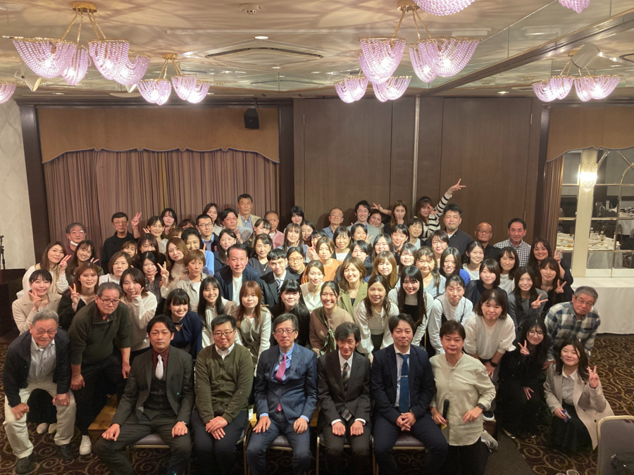 本田歯科枚方クリニック（歯科医師の求人）の写真3枚目：2025年4月に開催した歓迎会の様子です♪