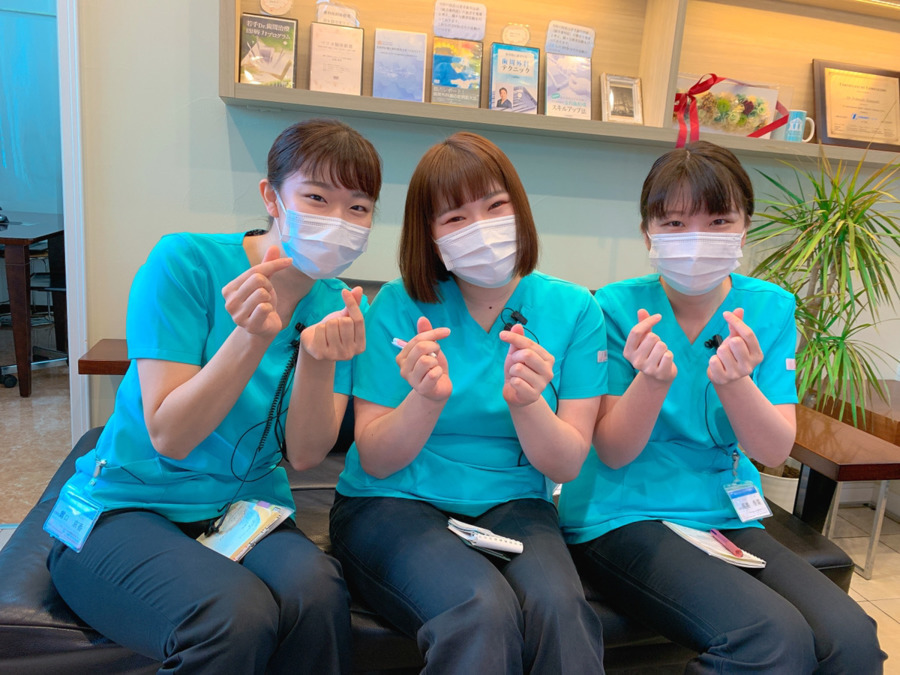 医療法人仁和会カナザキ歯科(歯科衛生士の求人)の写真:新人にメンターが付くので、研修も安心。何でも相談でき教えてもらいるのがいいです!