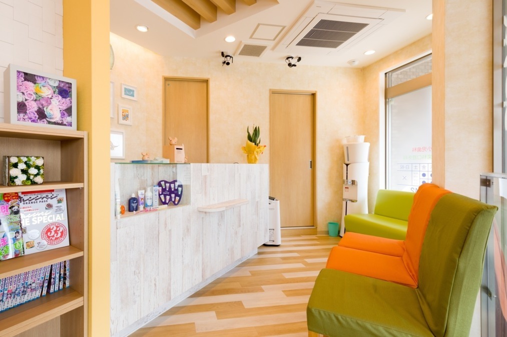 いずみ中央駅前歯科（ホワイトエッセンス　いずみ中央）の写真2枚目：明るくきれいな医院で気持ちよく働けます