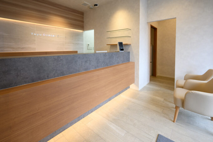 ゆうゆう歯科クリニック【2025年05月01日オープン】の写真6枚目:綺麗な受付で、患者様を笑顔でお迎え下さい♪