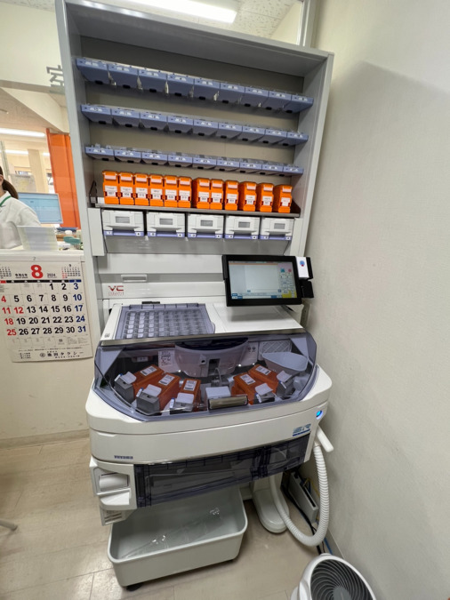 中ノ小路薬局（薬剤師の求人）の写真3枚目：分包機