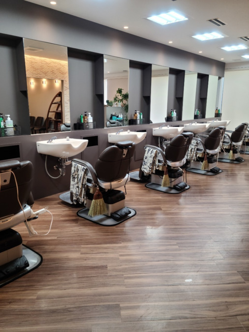 CHURA　BARBER　泉田中店（理容師の求人）の写真3枚目：シャンプー&セット面6台