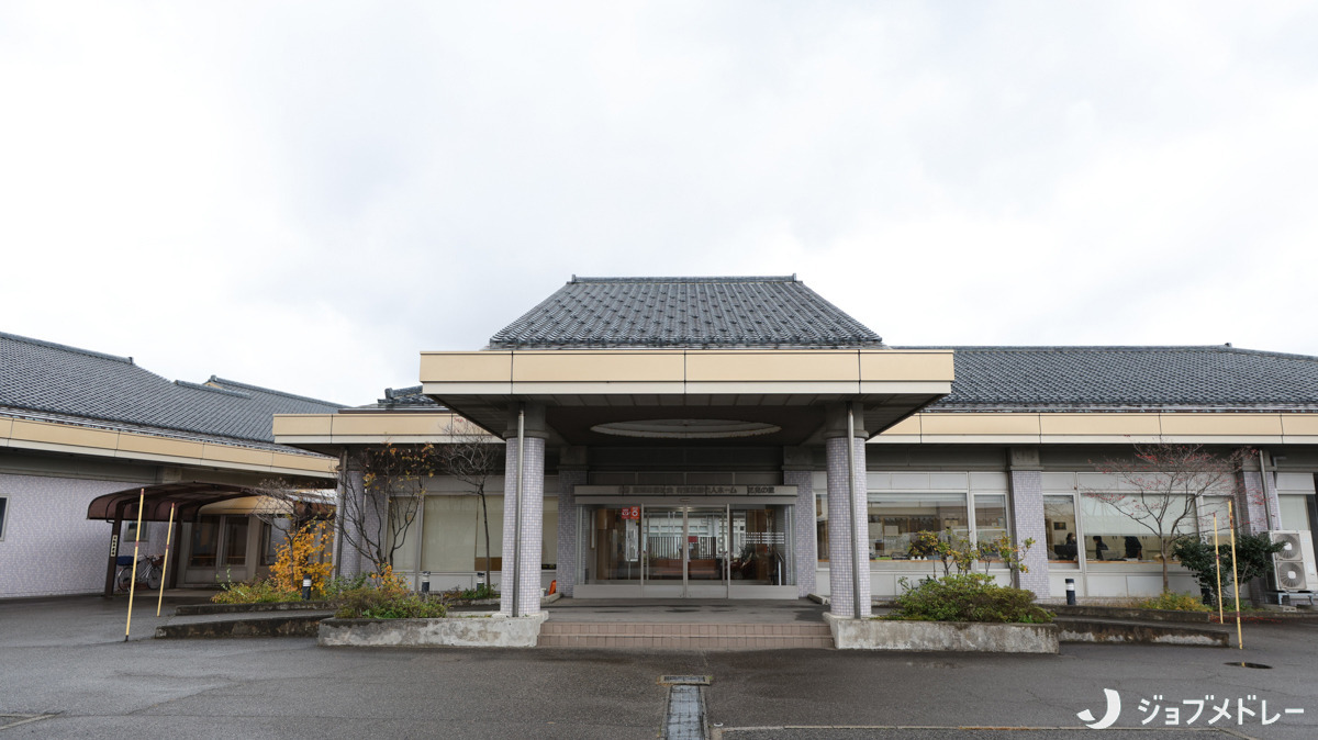 特別養護老人ホーム花見の里（介護職/ヘルパーの求人）の写真2枚目：特別養護老人ホーム花見の里の外観です