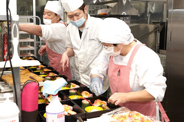 株式会社京料理花萬　住宅型有料老人ホーム絆大仙　厨房（調理師/調理スタッフの求人）の写真8枚目：