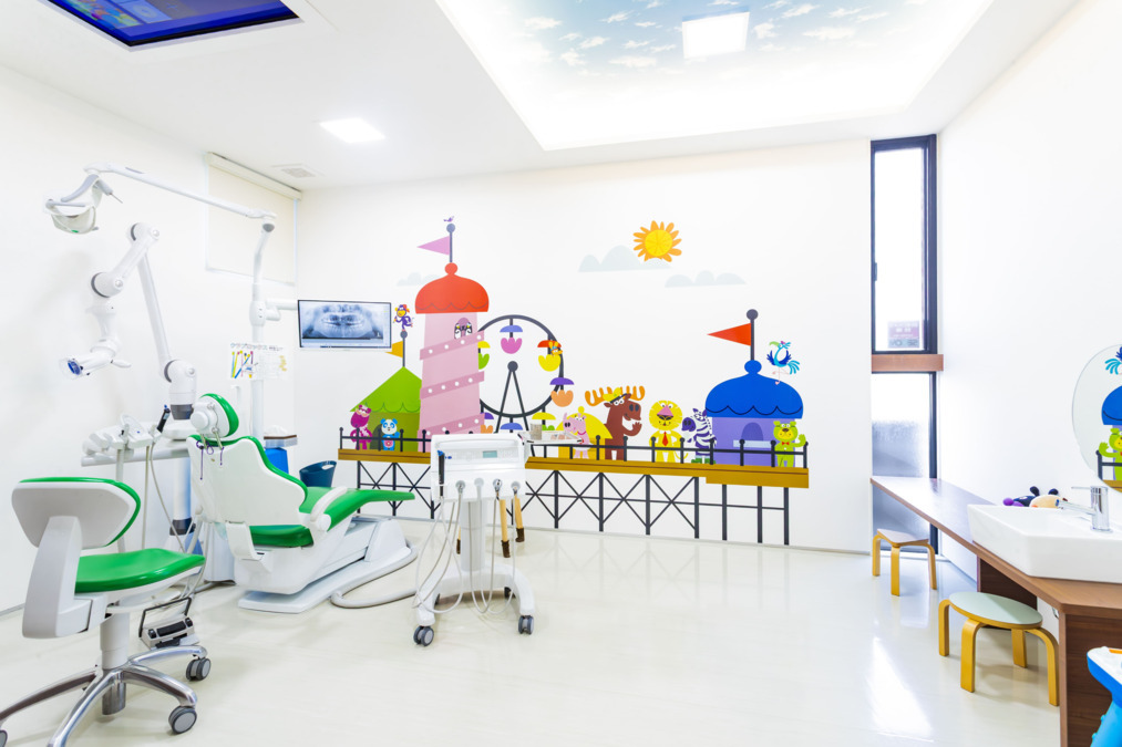 ながの歯科クリニック(歯科衛生士の求人)の写真8枚目:ファミリー対応可能な診察室