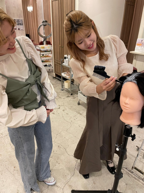 ヘアデザインアクストの写真5枚目：レッスン風景。