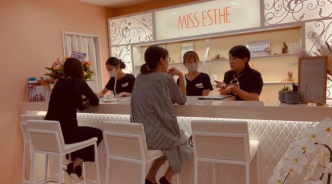 ESTHETIC　SALON　BLOOM（エステティシャン/セラピストの求人）の写真8枚目：入店対応