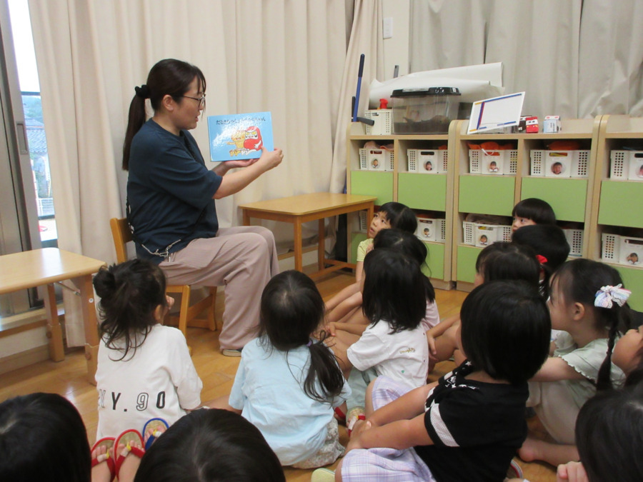 ほのみこども園（保育士の求人）の写真11枚目：子どもたちのまなざしにこたえるやりがいのあるお仕事