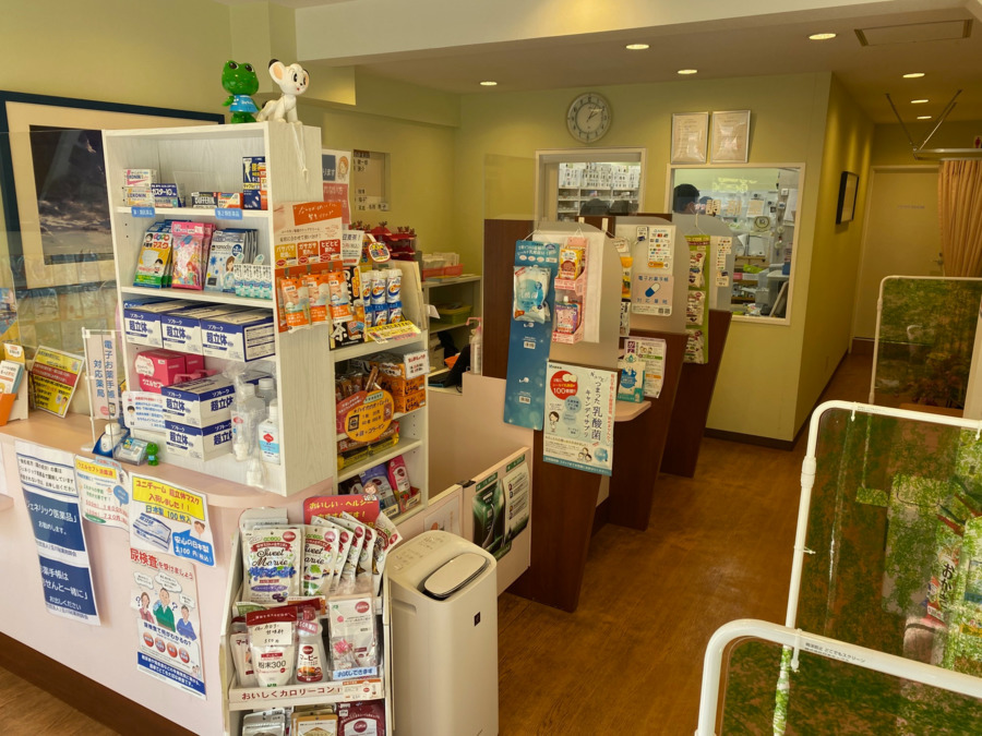 サクラ咲く薬局の写真3枚目：健康食品や市販薬も充実。処方せんのお薬代も市販薬もキャッシュレス決済対応可です。