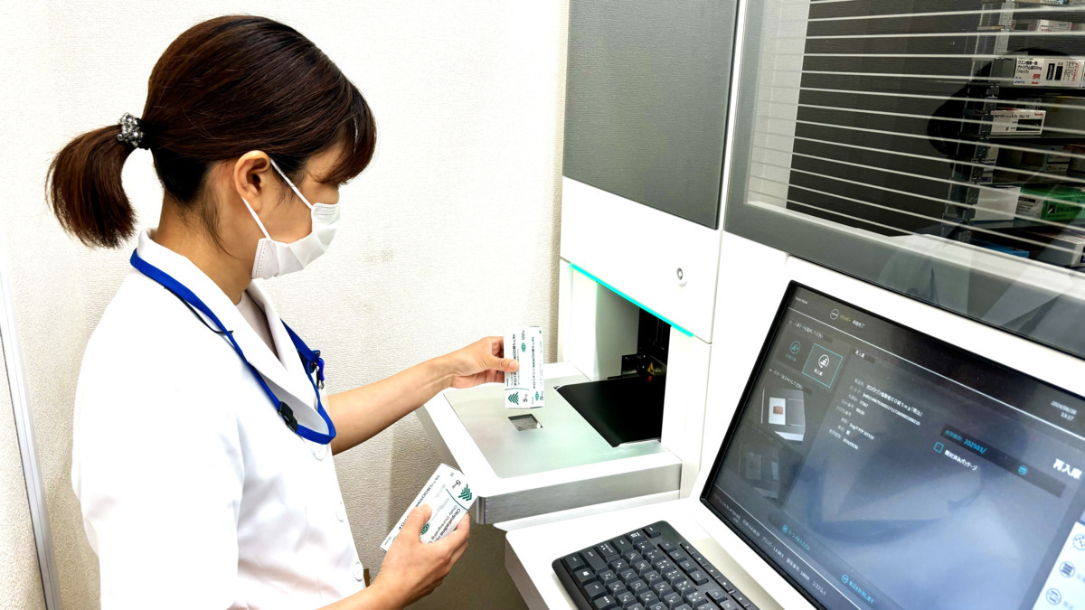 ヤスダ薬局　阪急プラザ店（調剤事務の求人）の写真2枚目：入庫業務