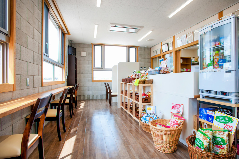 辻薬局 栄町店（薬剤師の求人）の写真4枚目：辻薬店　栄町店　店内