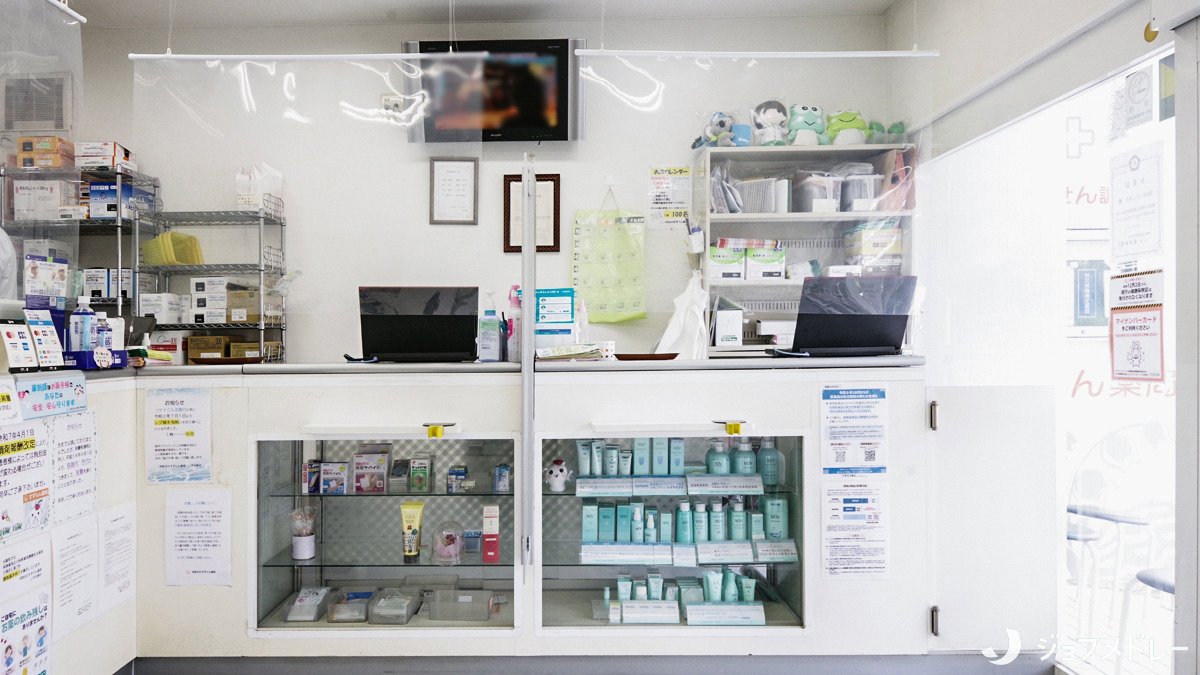 すずらん薬局いずみ野店（薬剤師の求人）の写真6枚目：ビニールカーテンを設置するなど感染症対策を実施しています