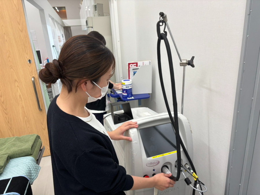 西堀形成外科 大高院(看護師/准看護師の求人)の写真3枚目:レーザー治療を主にしておりますので、レーザーの知識が豊富になります。