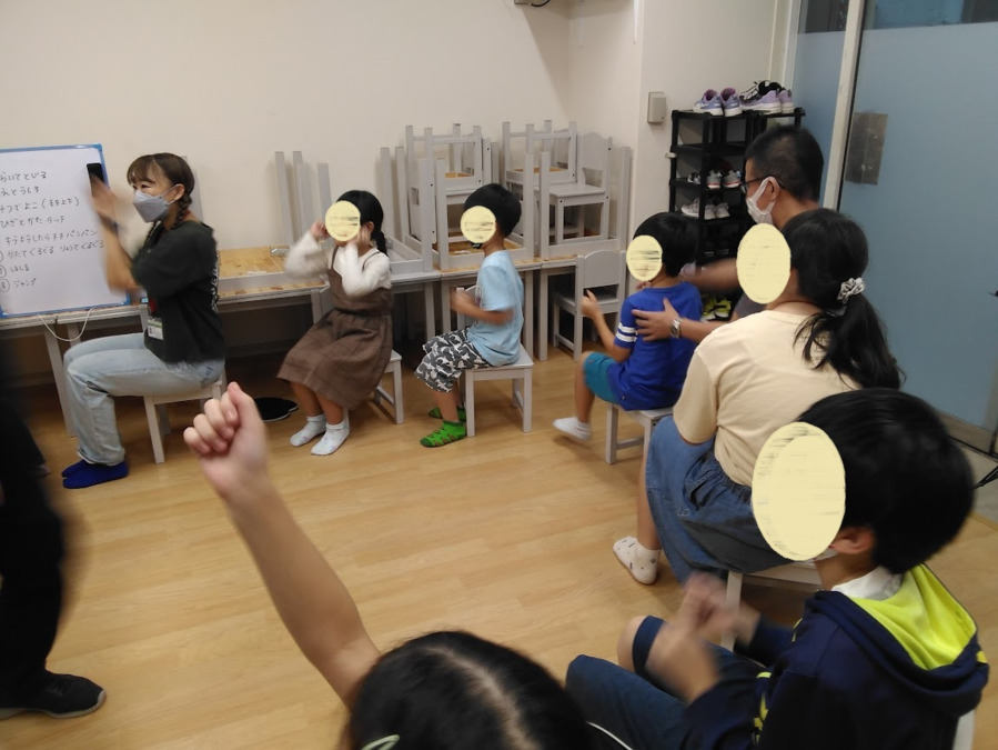 児童発達支援・放課後等デイサービス事業所「かりなぽーと菅」（公認心理師/臨床心理士の求人）の写真7枚目：日常療育の「集団活動」より