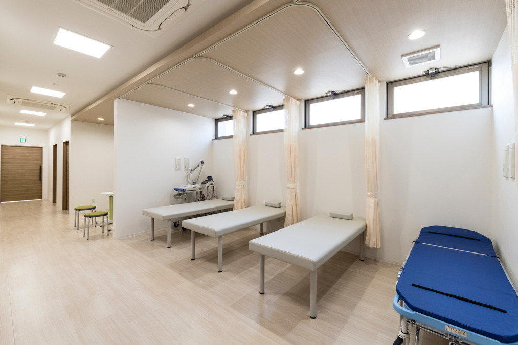 医療法人恵伸会いざわ内科・消化器内科クリニック（看護師/准看護師の求人）の写真4枚目：清潔で明るい院内です！