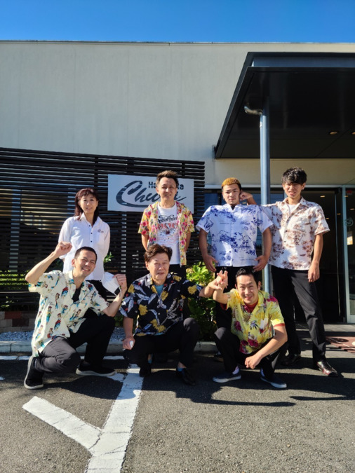 CHURA　BARBER　富田林店の写真5枚目：スタッフ同士も仲良し！和気あいあいと楽しく仕事をしています♪