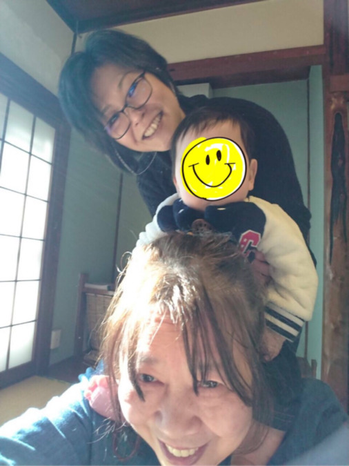 聖家族寮　ミカエラホーム（児童指導員/指導員の求人）の写真7枚目：子どもを連れて遊びに来てくれることも私たちには喜びです。