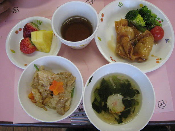 幼保連携型認定こども園 　興望館こども園（管理栄養士/栄養士の求人）の写真4枚目：工夫をこらした行事食