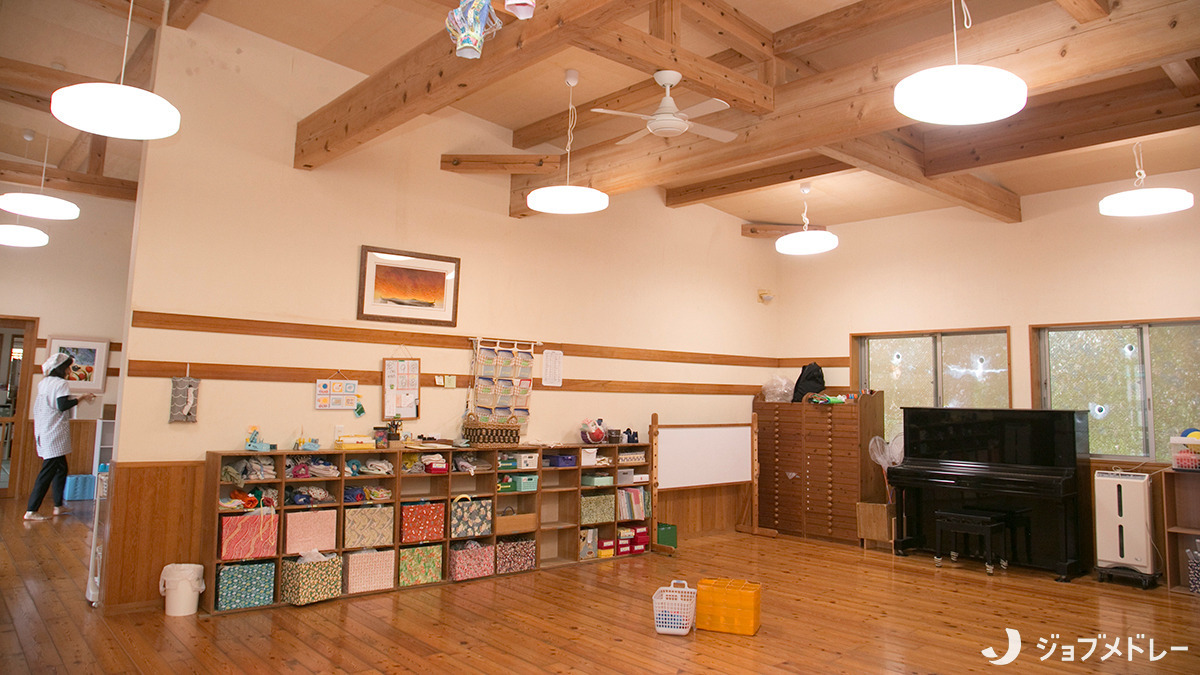 幼保連携型認定こども園にじのね（保育士の求人）の写真4枚目：自然の中でのびのびと保育を行っています