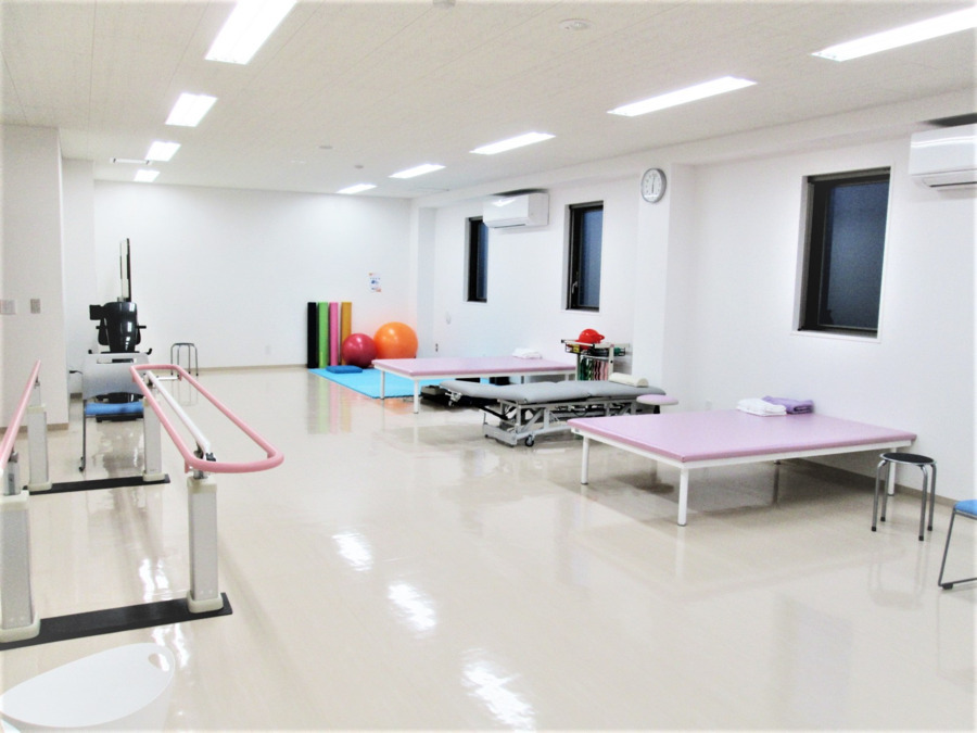東小金井さくらクリニック（理学療法士の求人）の写真2枚目：広々としたスペースを確保しています