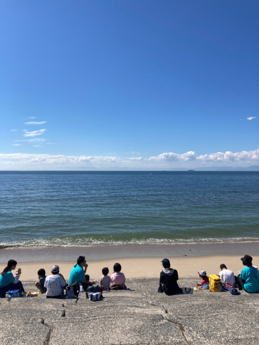 放課後等デイサービスキャプテン洋の写真6枚目：年に2回、海に出掛けます