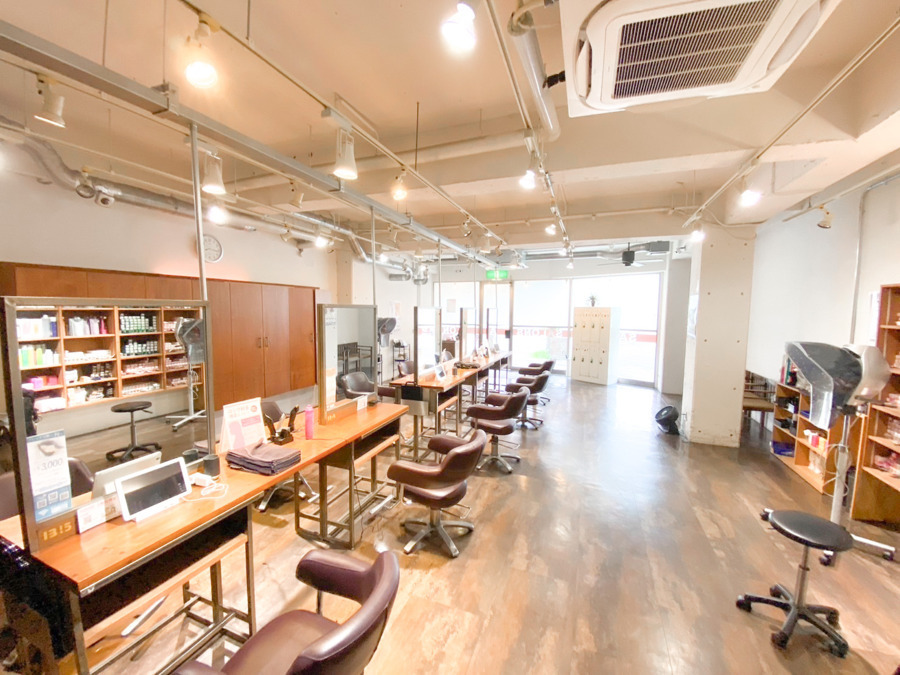 美容室SALONS府中店の写真2枚目：